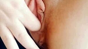 i can't stop horny brunette milf fingering pussy solo at home