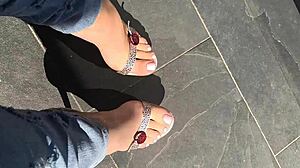 check out this kylie jenner feet pics compilation so sexy