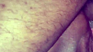 Ei enteado, olha a madrasta esguichando jatos enquanto você fode ela forte?