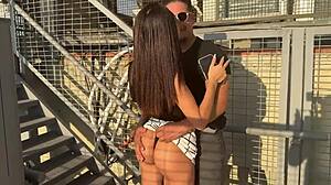 Quer ver o marido cornudo assistindo novinha foder esposa no trampo?