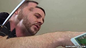 Ava Taylor sucks dick during intriguing tarot reading session?