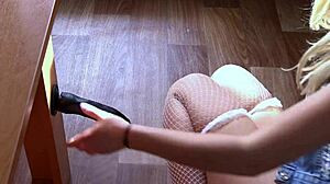 i'm the blonde milf with juicy big ass in backstage amateur recording