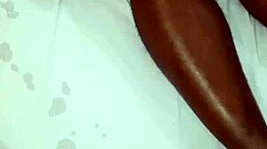 corno gozou assistindo esposinha sentar na minha tora grossa