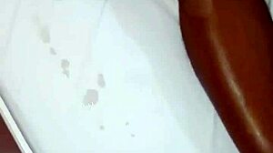 corno gozou assistindo esposinha sentar na minha tora grossa