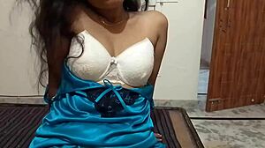 hot bhabhi flaunts her fat ass and juicy chut up close for you