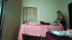 melhor massagem relaxante que termina com um sexo quente e intenso depois