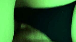 Comendo a buceta da esposa até gozar tudo dentro dela!!