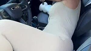 asiática gostosa stopped by cop fucks raw in the woods