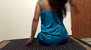 hot bhabhi flaunts her fat ass and juicy chut up close for you