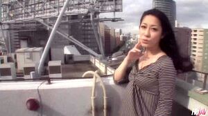 kaede kuroki horny milf gorges two cocks in threesome