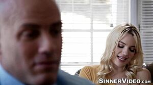 Rock hard derrick pierce fucks kendra spade tight shaved pussy muscular brunette hardcore