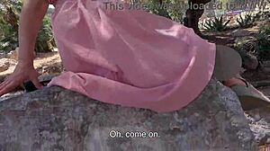 tourist babe, suck this cock for park pics?