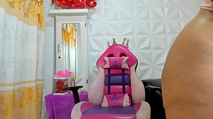 colombian milf spreads huge juicy bbw ass cheeks wide